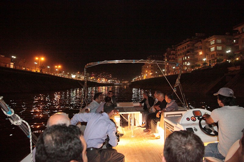 Asi Nehri'nde tekne turlarına büyük ilgi
