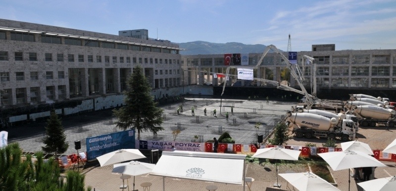 İhsaniye Kent Meydanı'nda yeraltı otoparkının temeli atıldı