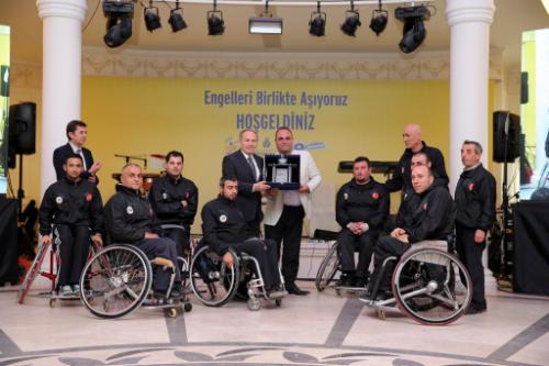 Topbaş'tan çağrı, "Engelli standartlarına uymayan projelere onay vermeyin"