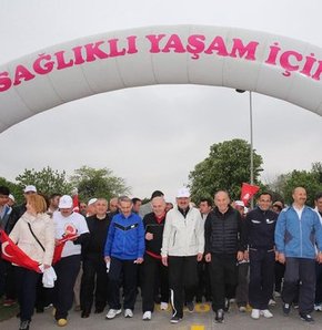Bakan Müezzinoğlu, 'Sağlıklı Kentler İçin Sağlığa Yürüyoruz' Etkinliğine Katıldı