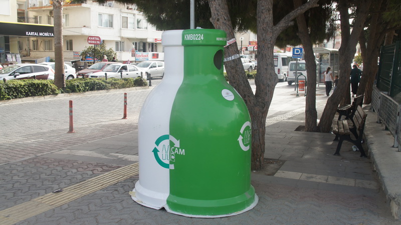Didim’de Cam şişeler, Cam kumbaraya