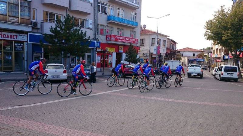 Pedallar Çocuk Felcine Dikkat Çekmek İçin Döndü