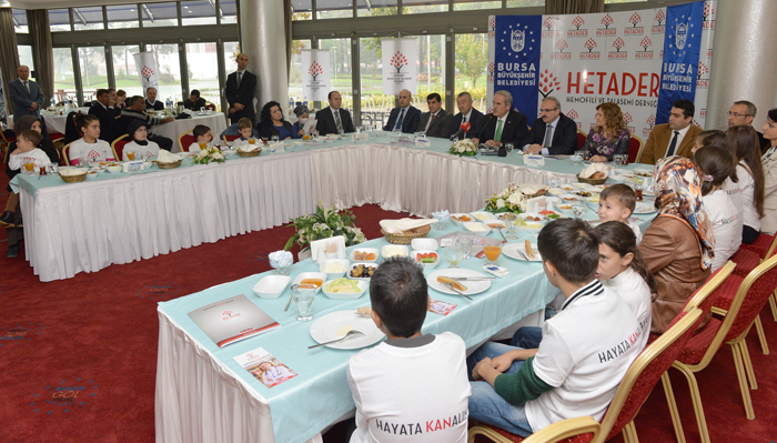 Kan kardeşlikle hayata bağlayın