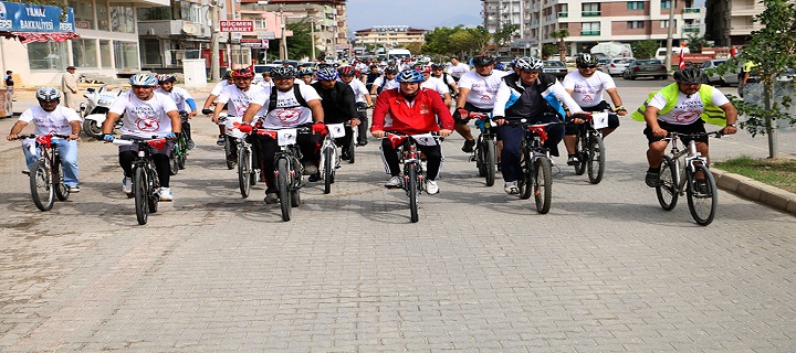 Başkan Savaş gençlerle pedal çevirdi
