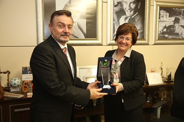 Nilüfer’e geri dönüşüm ödülü