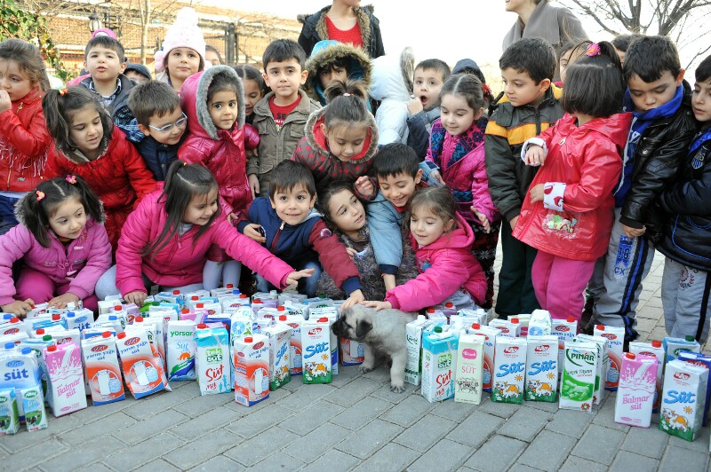 Minik Kalplerden Büyük Yardım