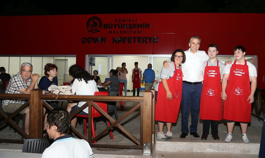 Başkan Zolan: “Down Kafe'ye gelin, önyargıları yenin”