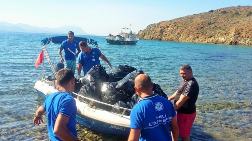 Büyükşehir “Mavi Deniz Temiz Kıyılar” İçin Çalışıyor