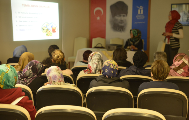 Tepebaşı'nda Kadınlara Sağlık Eğitimleri Sürüyor