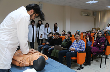 Doktor Adaylarından İlk yardım Dersi