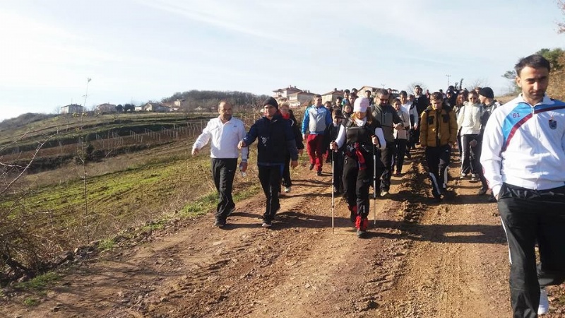 Altınova’da Dağ Yürüyüşü Keyfi