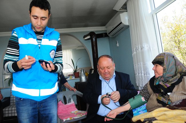 Başkan Hekimliğini Unutmuyor