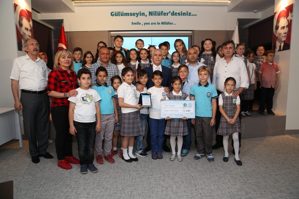 Bozbey 2 Bin Kilogram Atık Pil Toplayan Öğrencileri Ödüllendirdi