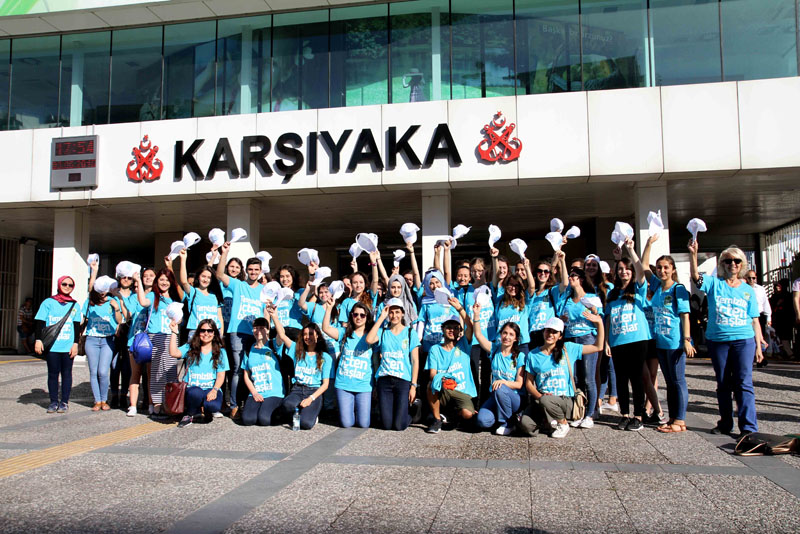 Karşıyaka Sahili Pırıl Pırıl Oldu