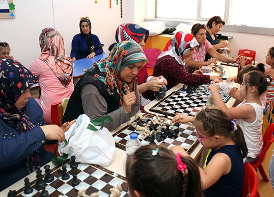 ‘Engelli Yaz Okulu’ hem Eğlendiriyor Hem Öğretiyor