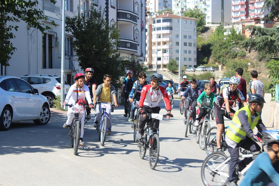 Çevreci Ve Sağlıklı Bir Ulaşım İçin Pedal Çevirdiler