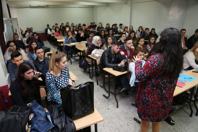 Üniversiteli Gençlere Madde Bağımlılığı İle Mücadele Eğitimi