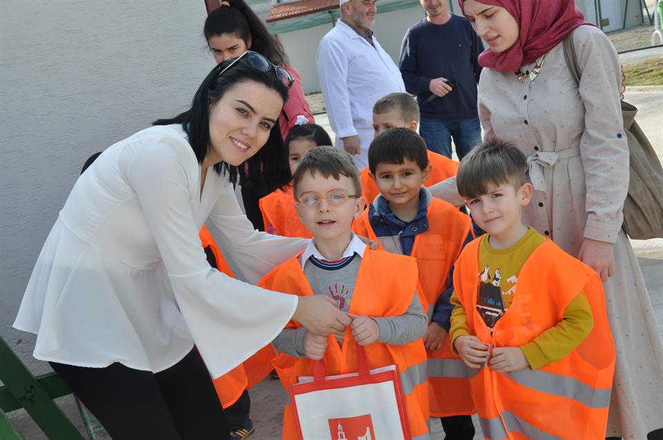 Minik Öğrencilerden Sokak Hayvanları Tedavi Ve Rehabilitasyon Merkezine Gezi