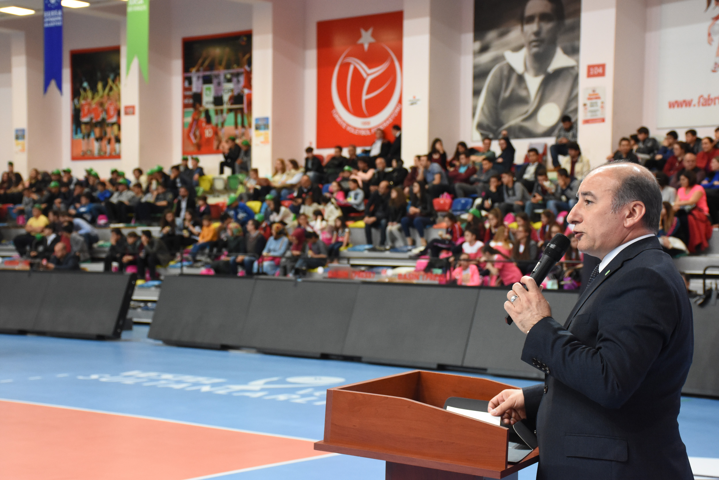 “Pembe File” Kansere Dikkat Çekmek İçin Gerildi