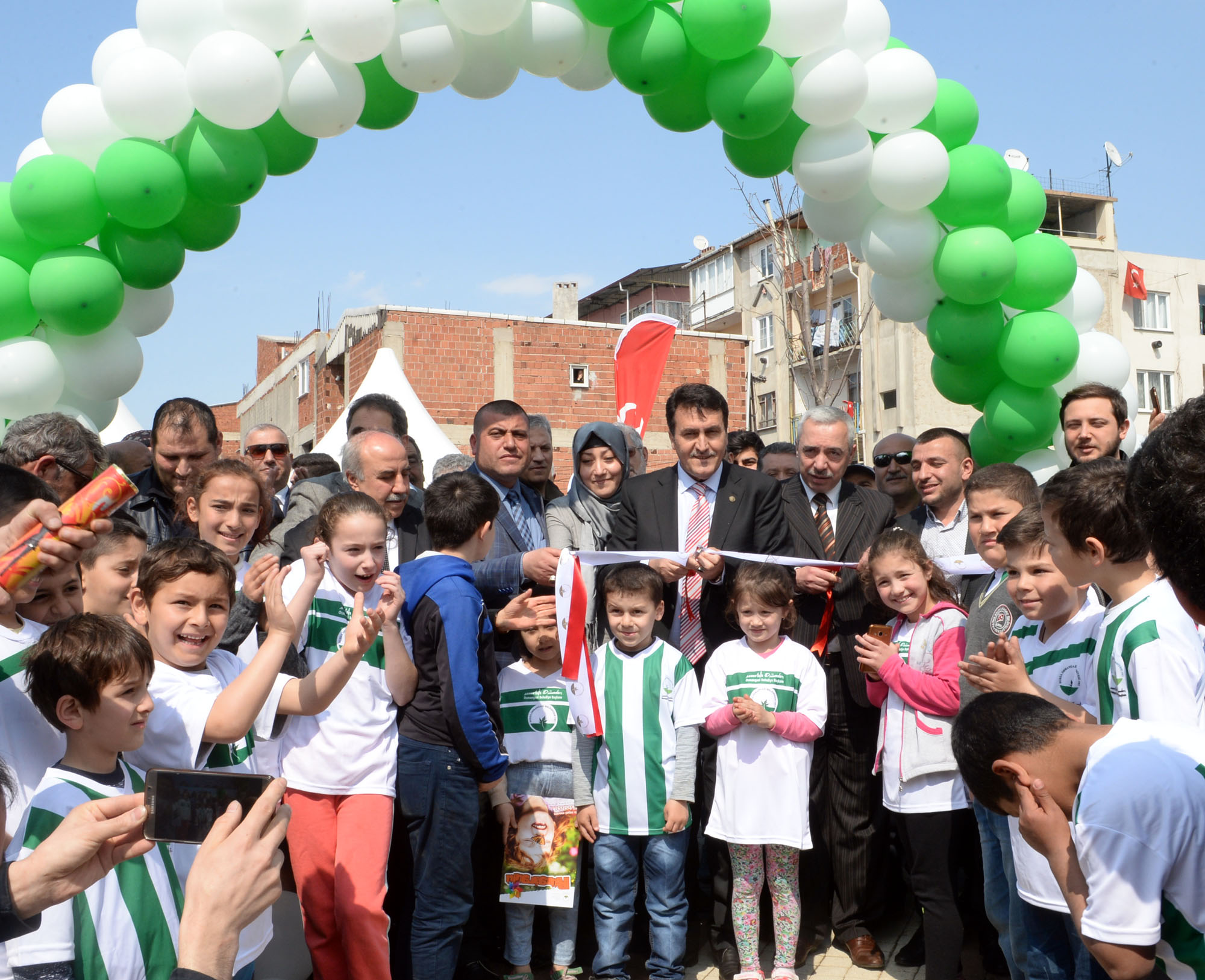 Osmangazi Yeni Bir Park ve Meydana Kavuştu