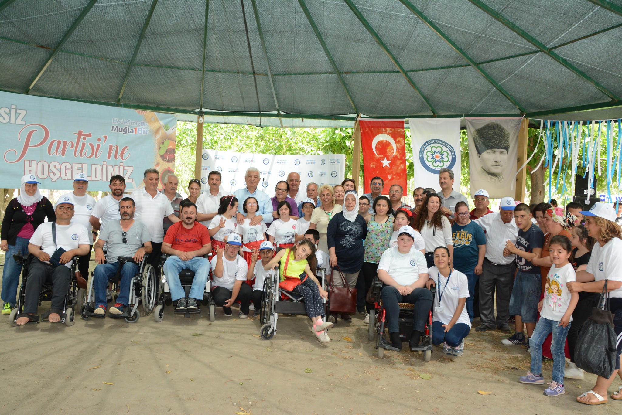 Engelleri Sevgiyle Aşıyoruz