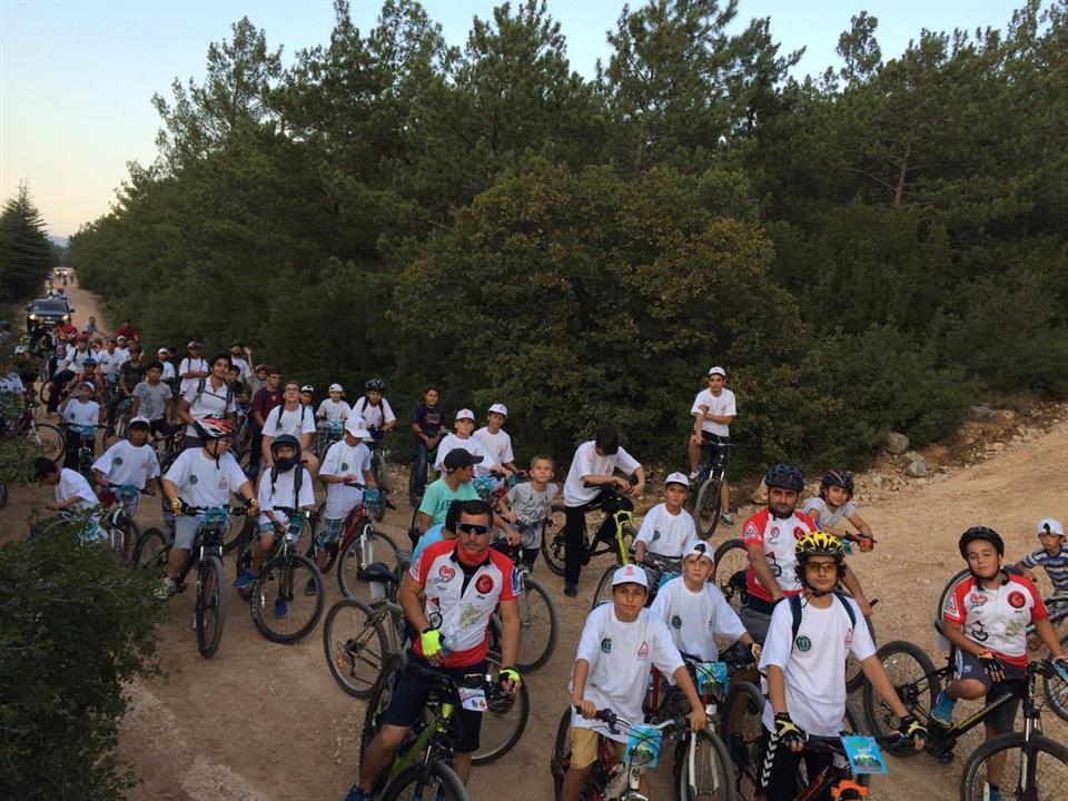 Sağlıklı Yaşam Ve Doğaya Saygı İçin Pedal Çevirdiler