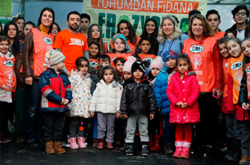 Öğrenciler Ağaçlar İle Kucaklaştı