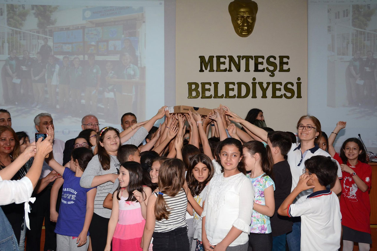 Çevreye Duyarlı Gençlere Ödülleri Verildi
