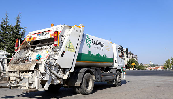 Günde Bin 350 Ton Atık El Değmeden Toplanıyor