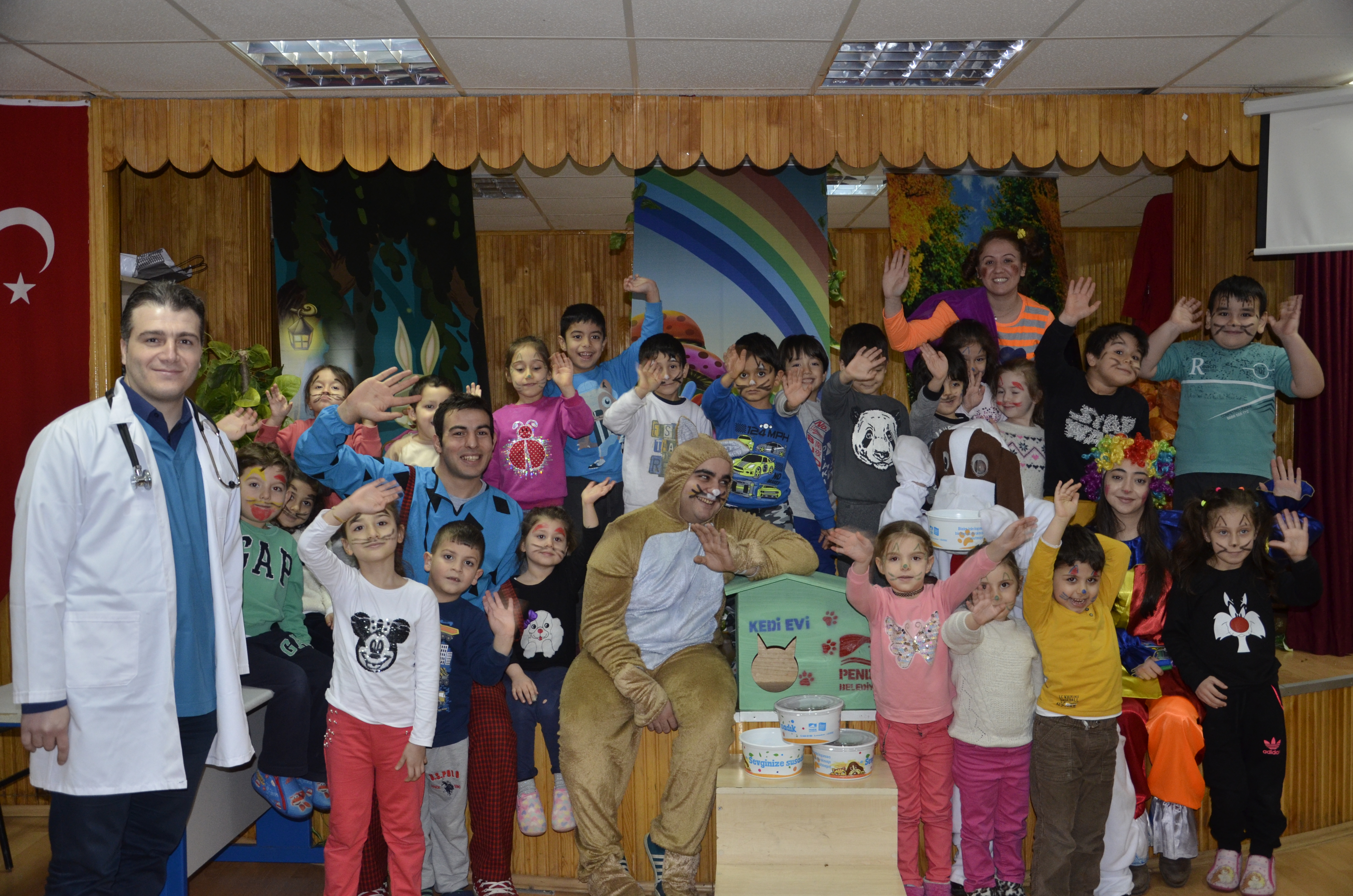 Pendik Belediyesi Çocuklara Hayvan Sevgisini Aşılıyor