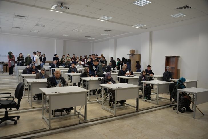 Bilecik'de Yaşlılar Üniversiteli Oldu, Sınıfları Doldurdu