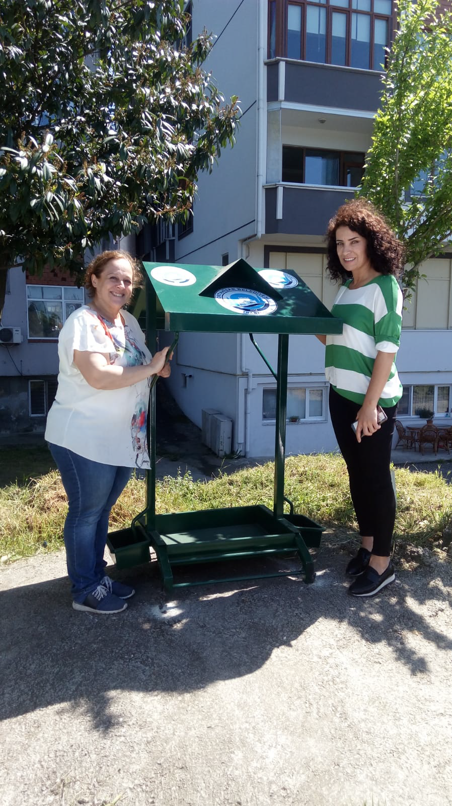 Ortahisar’da, Sokak Hayvanlarının Beslenme ve Su İhtiyaçları Gideriliyor