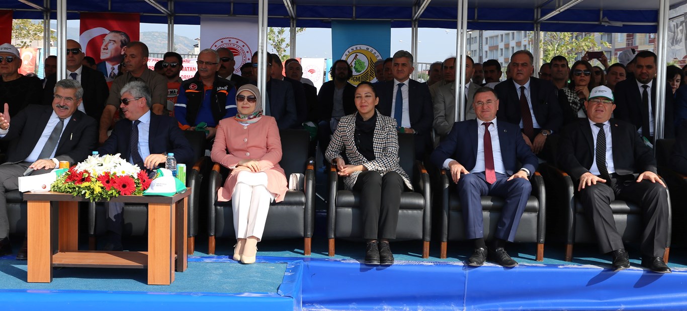 Başkan Savaş Geleceğe Nefes Oldu