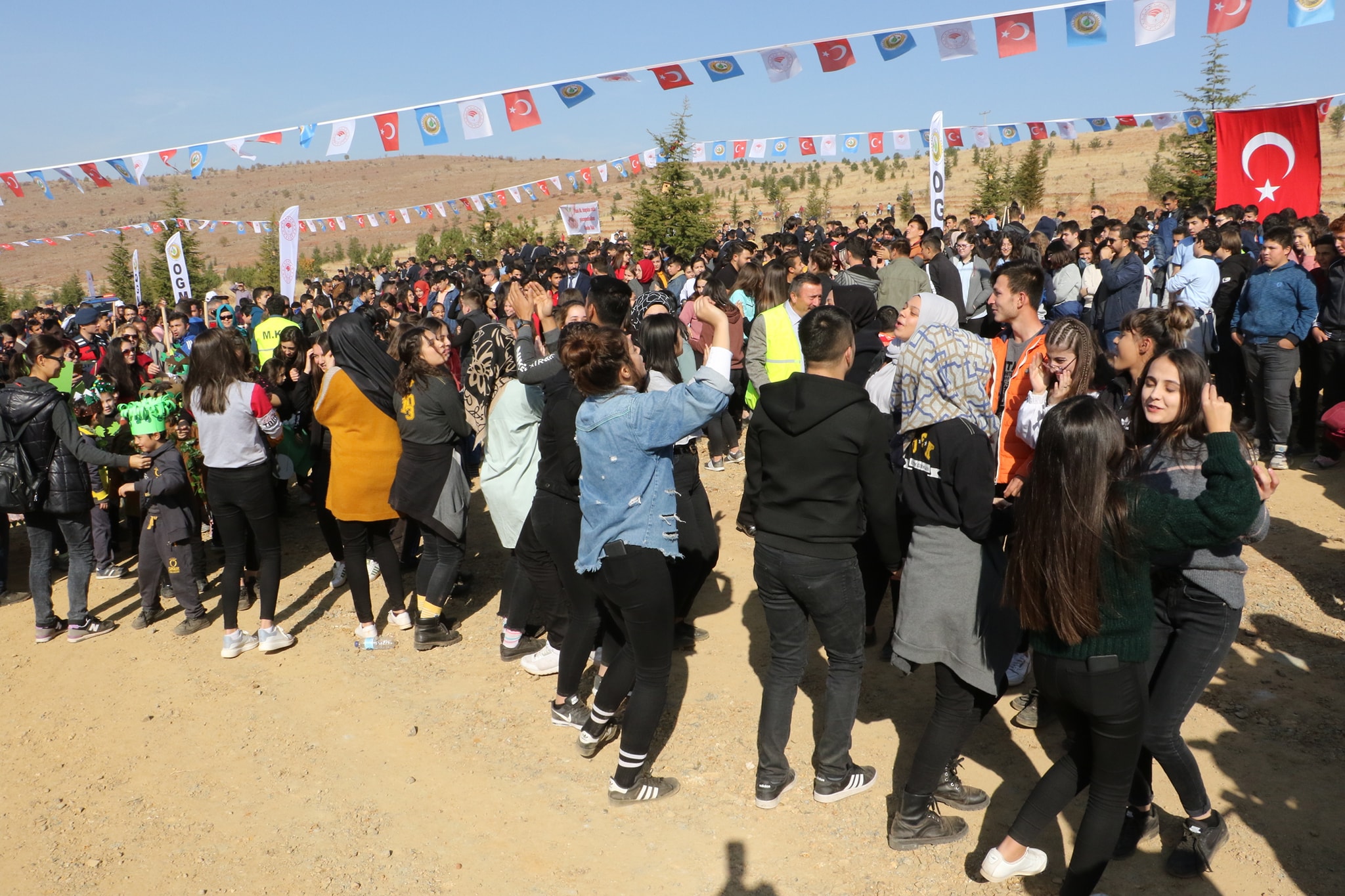 71 Bin Fidan Toprakla Buluştu