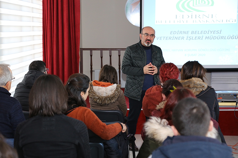 Sokak Hayvanlarının Gönüllü Koruyucuları