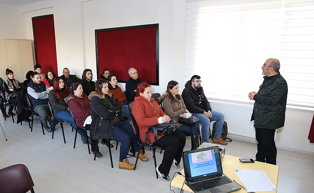 Sokak Hayvanlarının Gönüllü Koruyucuları
