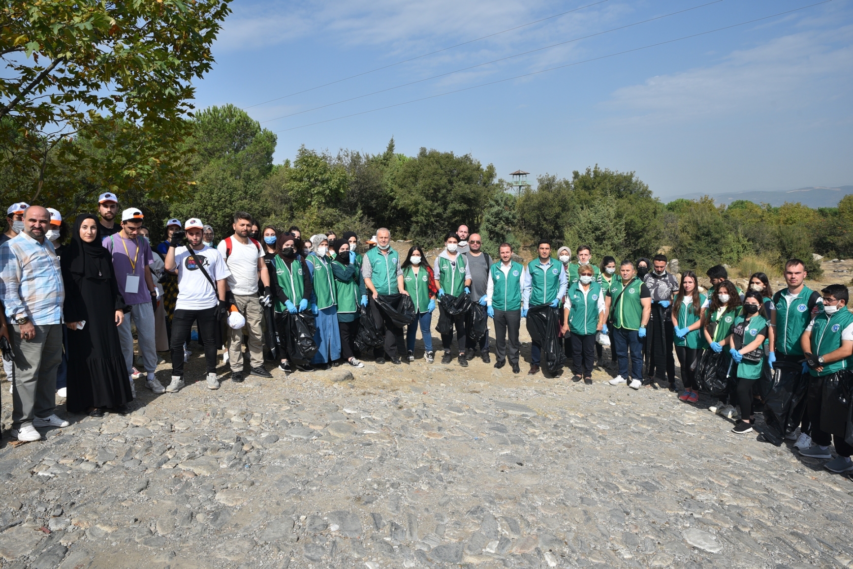 Daha Temiz Çevre İçin Çöp Topladılar