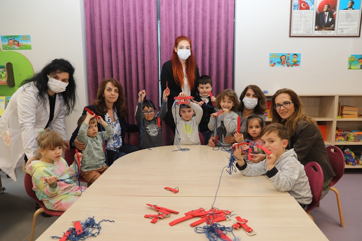 Mudanya’daki Sokak Hayvanlarının Hediyeleri Çocuklardan