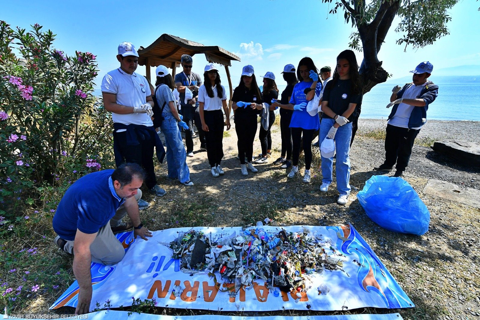 İzmir Büyükşehir Belediyesi Deniz Çöpleri İzleme Programı’na Dahil Oldu