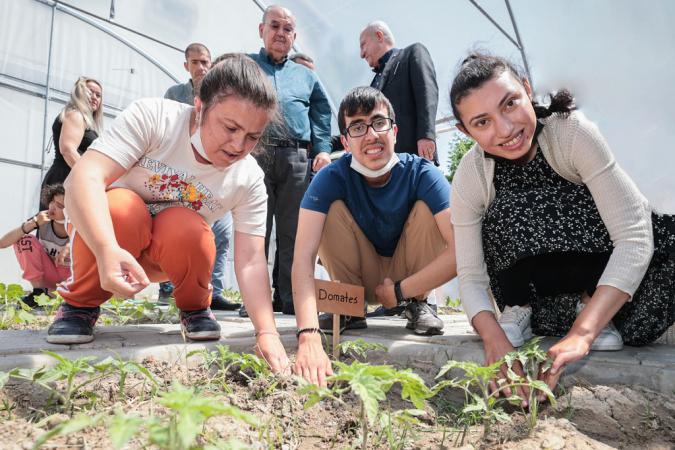 Konak’ın Özel Çocuklarına Bahçe Terapisi