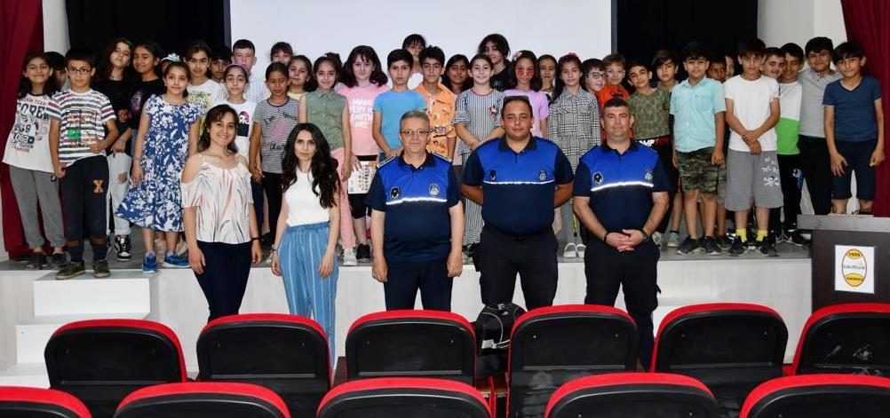 Öğrencilere, "Bilinçli Tüketici" Eğitimi