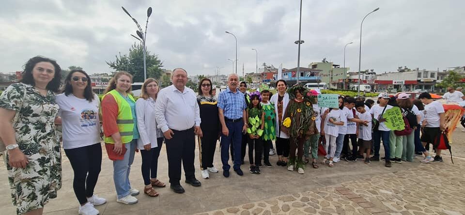 Kadirli’de “Temiz Bir Çevre İçin El Ele” Yürüyüşü Yapıldı