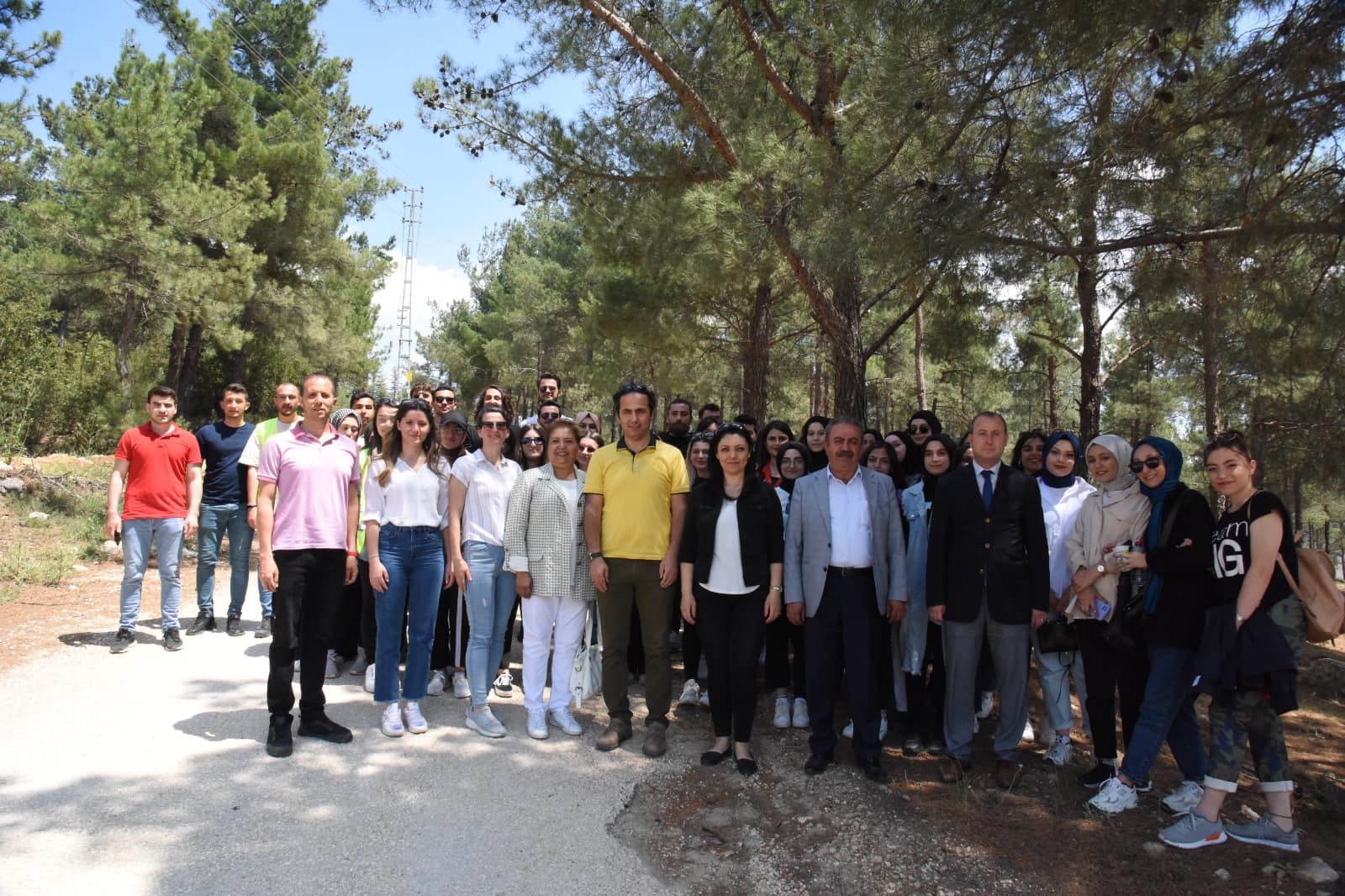 Atatürk Ormanında Yürüyüş, Atık Toplama, Kitap Okuma ve Foto Safari Etkinliği