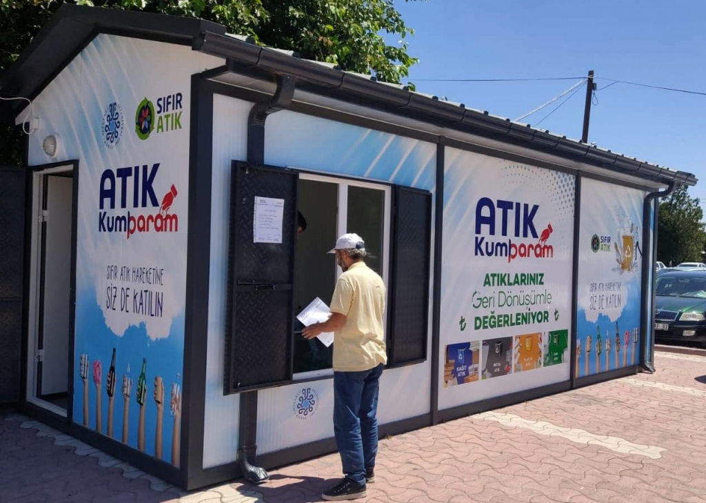 “Atık Kumbaram”la Atıklar Ev Ekonomisine Katkı Sağlıyor, Kazanan Çevre Oluyor